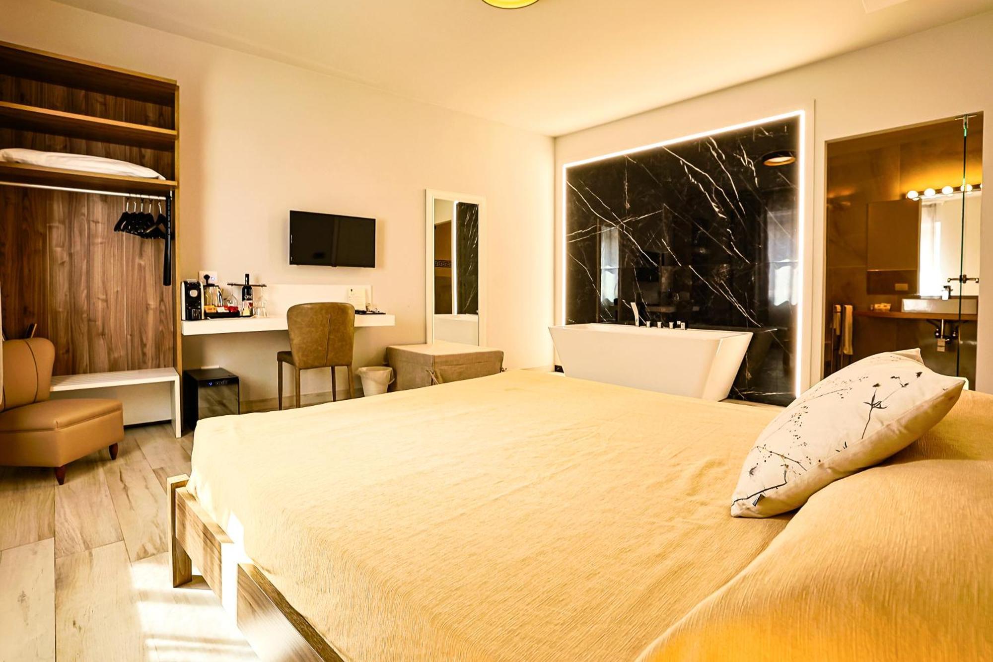 Le Suite Polistena Bagian luar foto